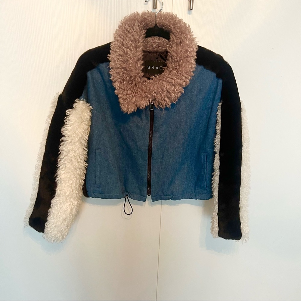 Denim jacket with faux fur sleeves size M shaci jacket with pockets